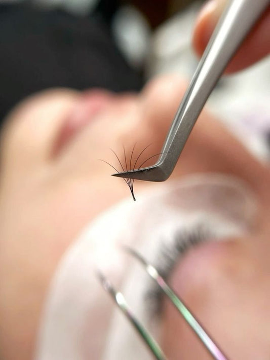 Formação em Extensão de Pestanas – Fios Tecnológicos